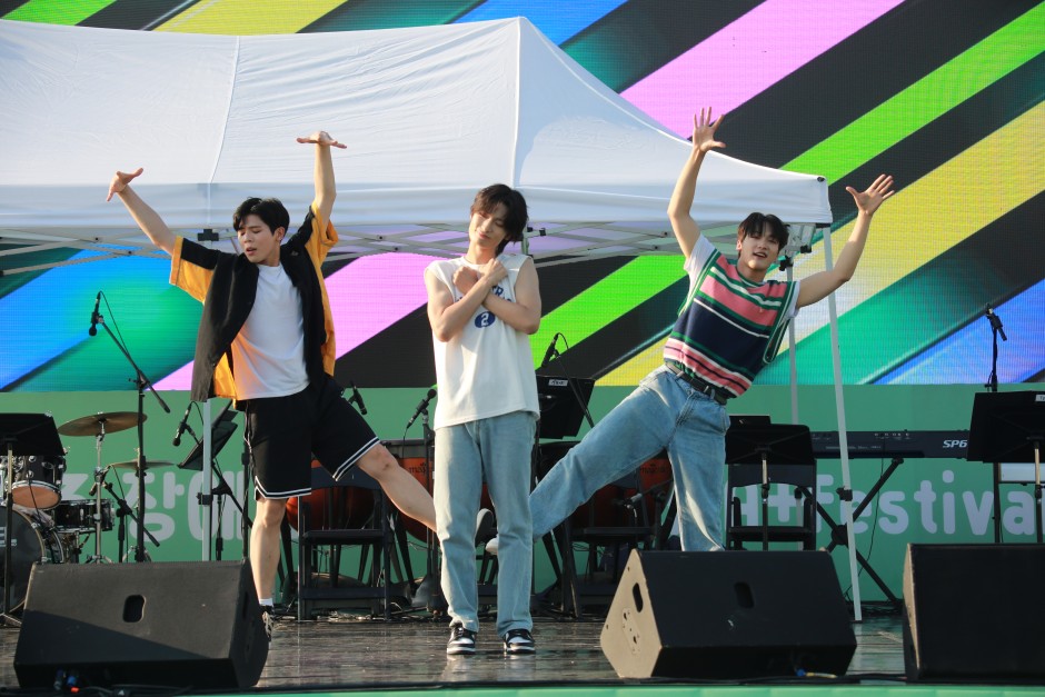 a30a42517a82b8ee216663bd23b9ee00_1696553