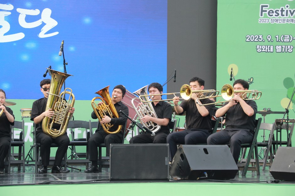 a30a42517a82b8ee216663bd23b9ee00_1696554